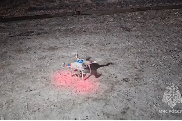 В Екатеринбурге горит ангар с полиэтиленом