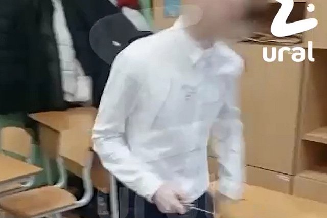 «Вся спина в крови»: на Уралмаше семиклассника ударили ножом