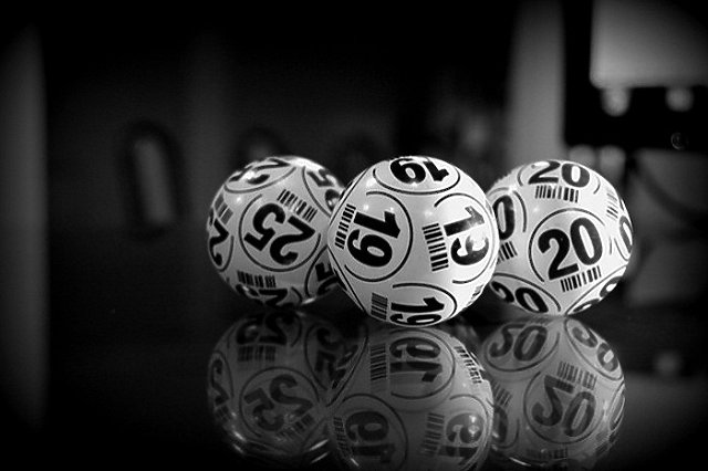 Может это вы? Разыскивается свердловчанин, который выиграли в лотерею 333 миллиона рублей