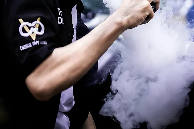 Свердловского продавца оштрафовали на 100 тысяч за продажу вейпа