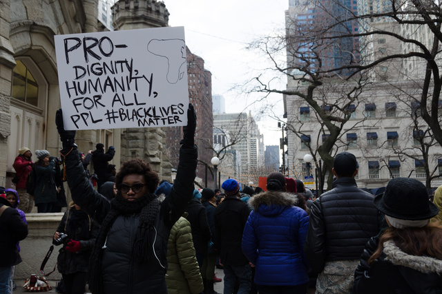 В Сиэтле протестующие захватили рождественскую ель