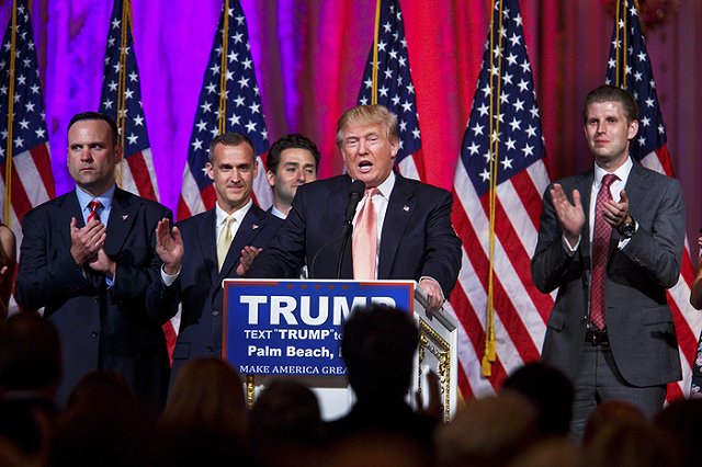 Кремль осудил Трампа за ролик с Путиным