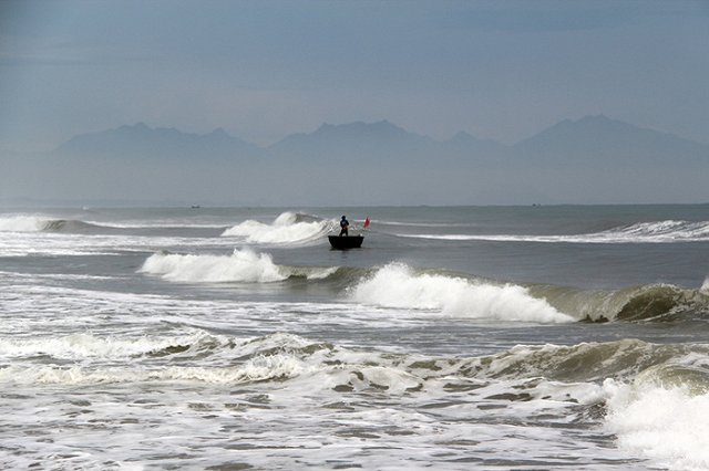 Azur Air посоветовала обращаться за компенсацией за Нячанг к туроператору