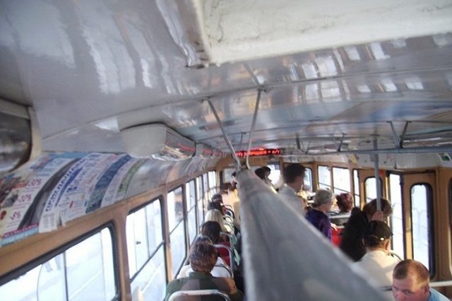 За падение в трамвае пассажирка отсудила у страховой и ТТУ 61 тыс. рублей