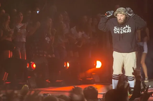 Вокалист Limp Bizkit решил развестись с женой из Крыма