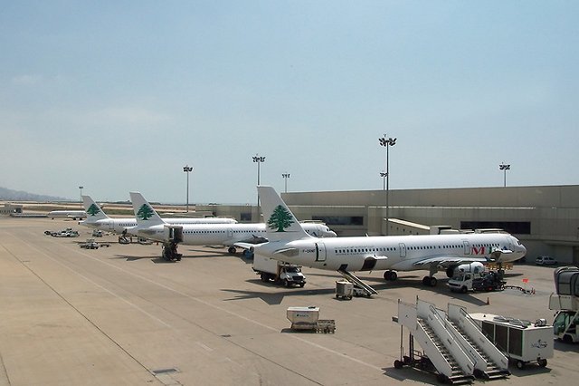 Отмечавшие Новый год прострелили четыре авиалайнера