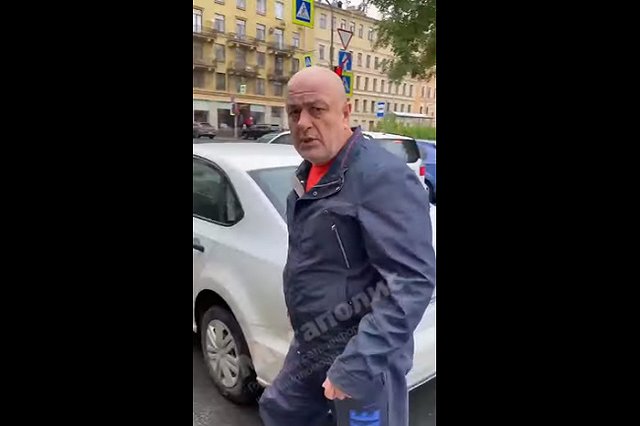 В суд Петербурга передано дело водителя соцтакси, избившего клиентку-инвалида