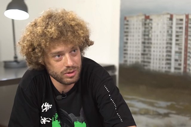 «Лицемерие»: Варламов сравнил устроившую откровенные танцы екатеринбурженку с десантником