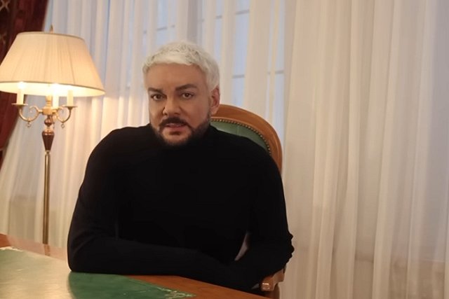 СМИ: Киркоров после «голой» вечеринки улетел в США