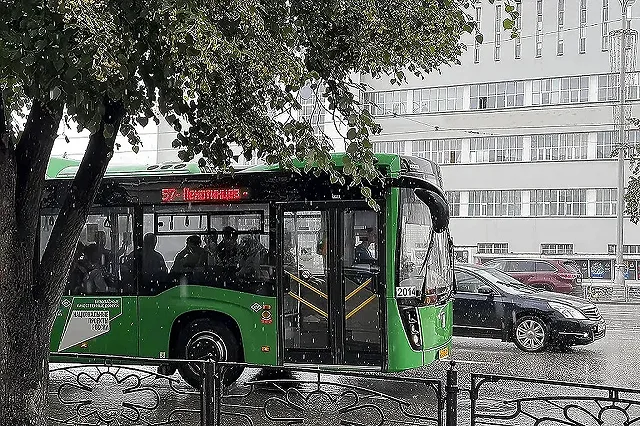 В Екатеринбурге может сократиться число автобусов из-за дефицита топлива