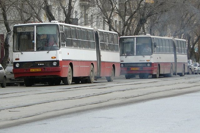 В Екатеринбурге решили отделить бордюрами еще 21 километр трамвайных путей