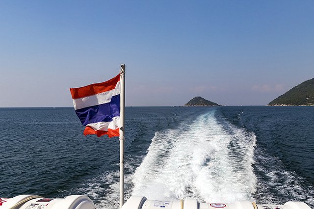 В Таиланде оставшиеся без жилья российские туристы поселились в пещере