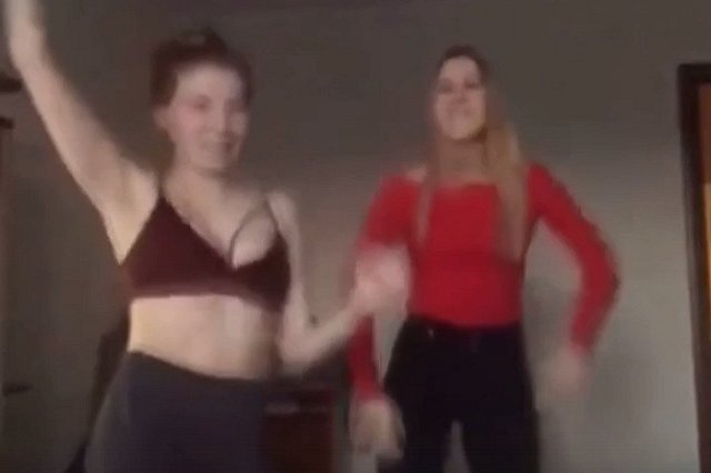 Свердловская учительница станцевала в нижнем белье в TikTok