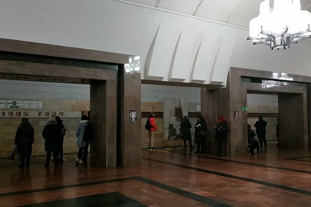 В метро Екатеринбурга сняли рекламные баннеры ЧВК «Вагнер»