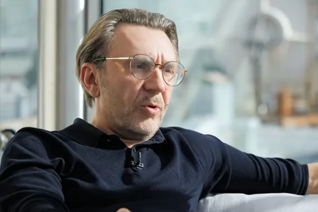 Сергей Шнуров прокомментировал публикацию «КП» о его переезде в Германию