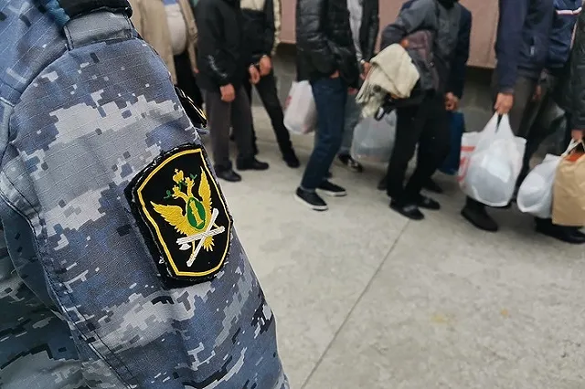 В Свердловской области несколько тысяч мигрантов легализовались по указу Путина