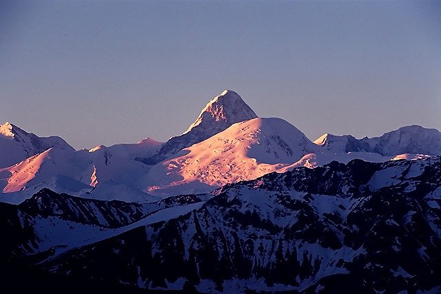 Екатеринбургский турклуб выплатит страховку семьям погибших альпинистов