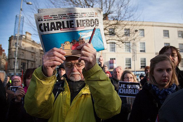 В городах Франции прошли многотысячные демонстрации