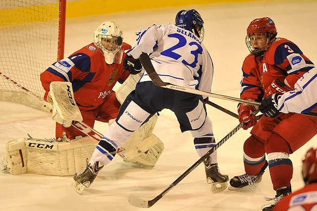 Россия проиграла Чехии со счетом 3:0 в матче Евротура в Карловых Варах