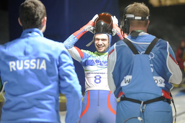 Скелетонист Третьяков рассказал о празднующих отстранение россиян иностранцах