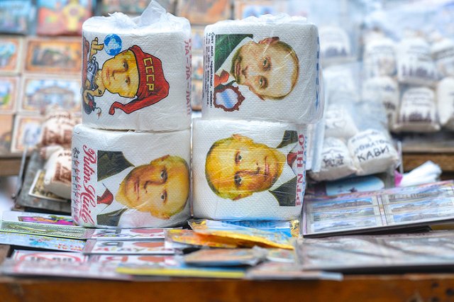 Главврач лишился работы из-за использования медкарт вместо туалетной бумаги