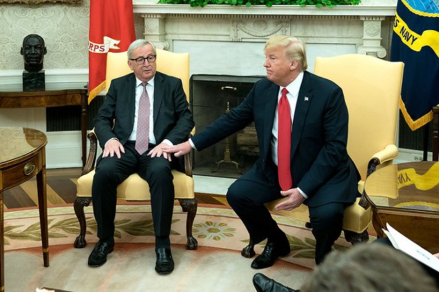 Евросоюз уступил Трампу в торговой войне