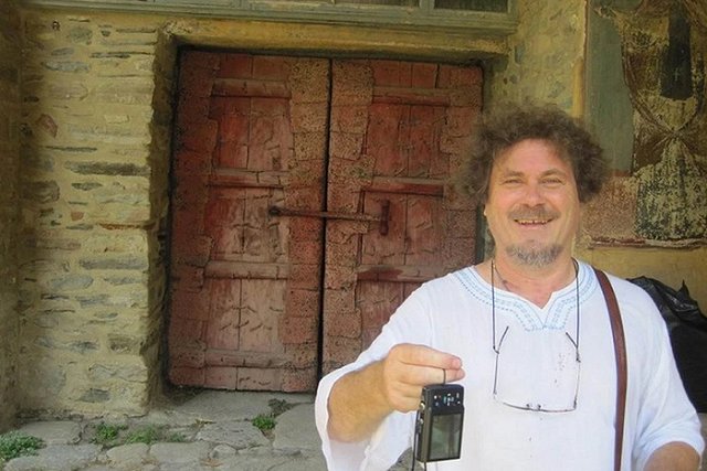 В Екатеринбурге умер художник, расписавший Храм-на-Крови