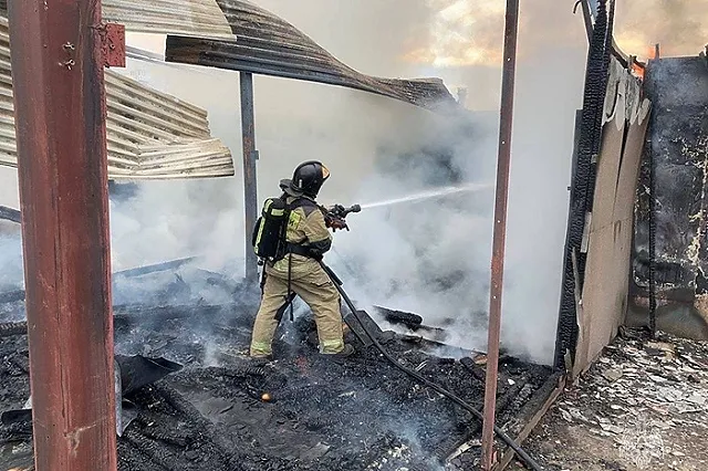 Взрыв разрушил частный жилой дом в Свердловской области
