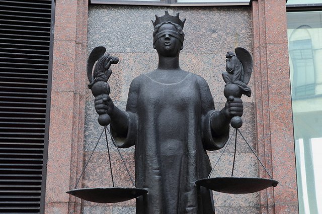 Первый россиянин наказан за неуважение к власти