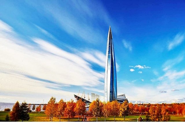 Подрядчик «Газпрома» увольняет сотрудников с зарплатами свыше 2 млн рублей