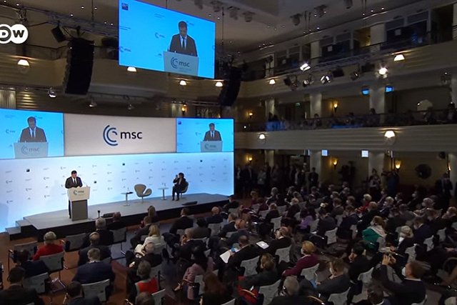 Зеленский потребовал от Запада честных ответов о возможности вступления в ЕС и НАТО