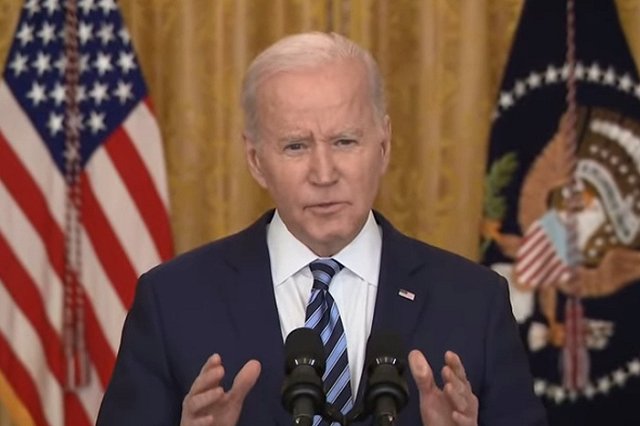 «Ей было 12, мне 30»: Байден рассказал о знакомстве с женой и смутил американцев