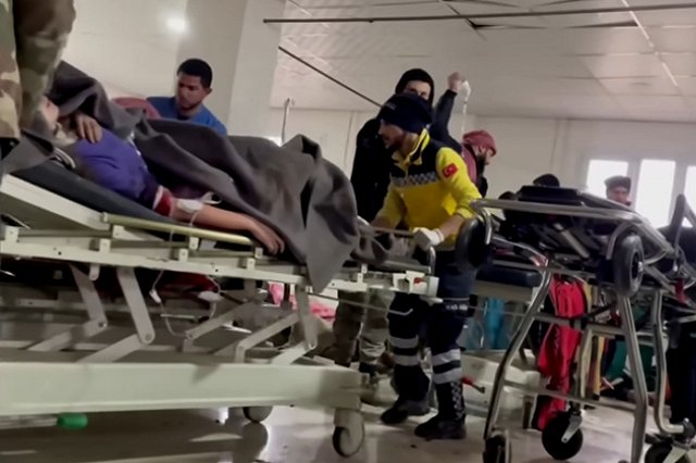 Под завалами в турецком Хатае обнаружены тела двух погибших россиян