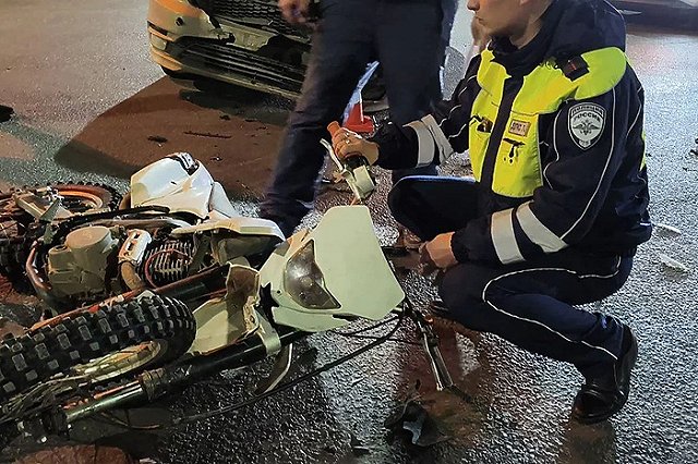 Подросток-питбайкер без шлема врезался в KIA в Североуральске (ФОТО)