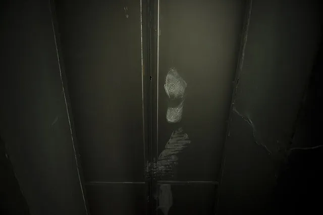 Женщина с ребенком едва не задохнулись в лифте детской больницы в Екатеринбурге