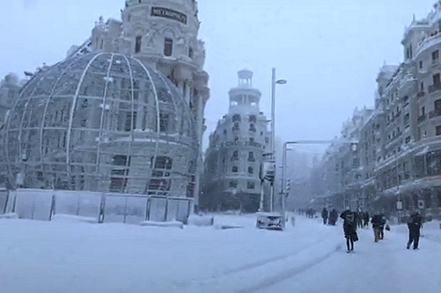 Мадрид парализован: город накрыл сильнейший снегопад. ДОПОЛНЕНО