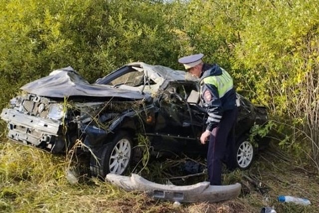 Полицейские выясняют обстоятельства смертельного ДТП под Алапаевском