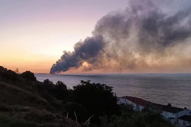 НАК: На Крымском мосту произошел подрыв грузового автомобиля