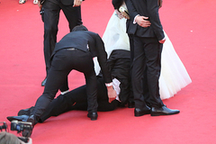 Украинский журналист устроил скандал в Каннах