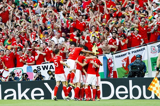 Комментатор Стогниенко рассказал о мучительной работе на матче Россия — Уэльс