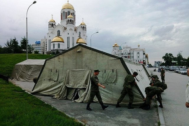 Настоятель Храма-на-Крови: Палаточный городок примет особо нуждающихся