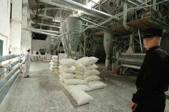 Троих тюремщиков отравили под арест по делу о пытках в ярославской колонии