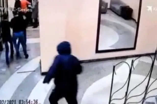 Свердловский полицейский устроил поножовщину в ресторане