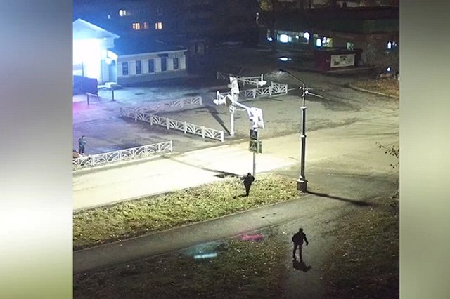 В Первоуральске неизвестный набросился на прохожего с ножом