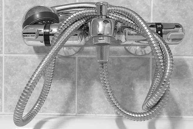 «Мне до лампочки!» Екатеринбурженка обрушилась на мам, которые водят сыновей в женскую душевую