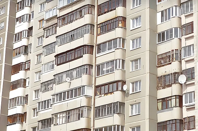 В многоэтажном доме на ВИЗе произошел пожар