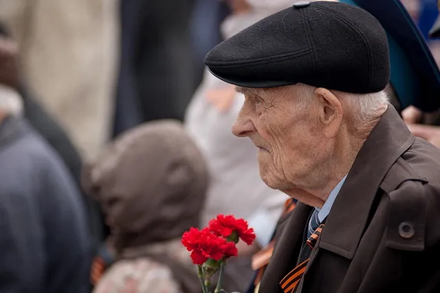 Чиновники Екатеринбурга не организовали доставку ветеранов на парад 9 мая