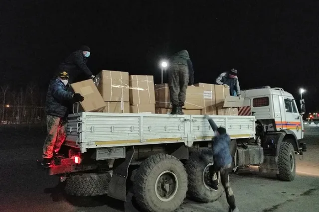 В Свердловскую область прибыл спецборт с защитными масками и костюмами