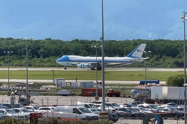 СМИ: Путин отказался от протокольной встречи в аэропорту Женевы