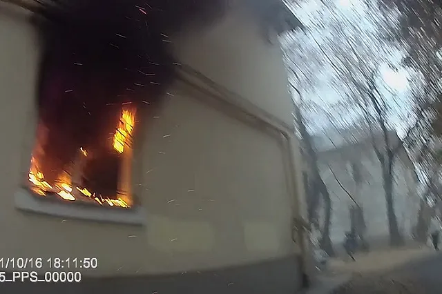 В Екатеринбурге полицейские спасли людей на пожаре